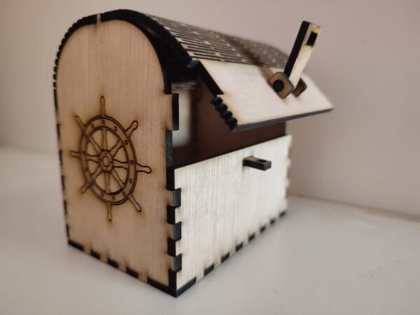 Wooden Sea Pirates Chest with live hinge and catch - Image 2